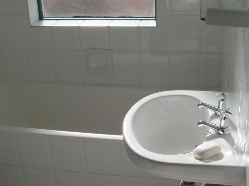 To Let 2 Bedroom Property for Rent in Oostersee Western Cape